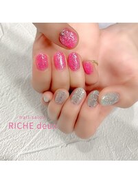 気分の上がるラメネイル