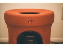 エモン(EMON)の雰囲気（ファンジン(黄進)正規品使用。遠赤外線効果で深部から温めます。）