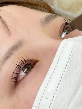 プリズム(Prism)の写真/印象に差がつく目元へ！ダメージケアしながら施術ができる！モチが良いため自まつげが弱い方にもオススメ◎