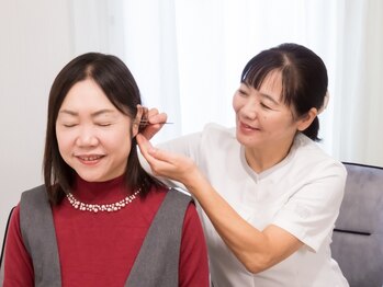 カノン(KANON)の写真/【プロの手で耳ツボを刺激】周囲を気にしない完全個室なのでリラックスして施術が受けられます◎