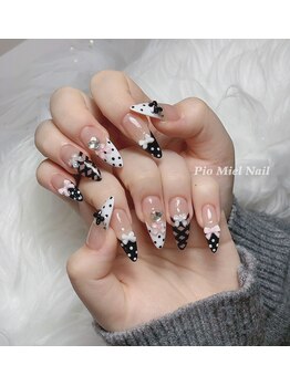 ピオミエルネイル 新宿(pio miel nail)/白黒ドットリボンネイル