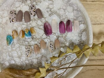 カレンシーサイドビューティー(夏恋SeasideBeauty)の写真/爪が薄くならないパラジェルベースでジェルネイルが楽しめる♪サンプル200種類以上!カラーも豊富にご用意!