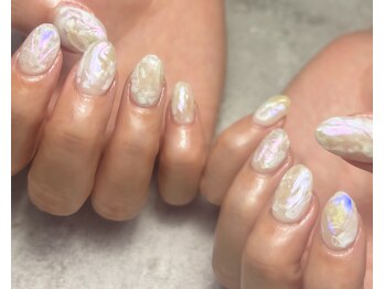 コンサート(Concert)/乳白色にオーロラを重ねた透明感