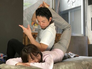 ベアフット(BARE FOOT)/猫背改善×全身調整