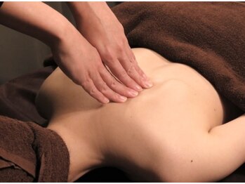 ボディメイクサロン アクア(aqua)/肩甲骨を剥がします