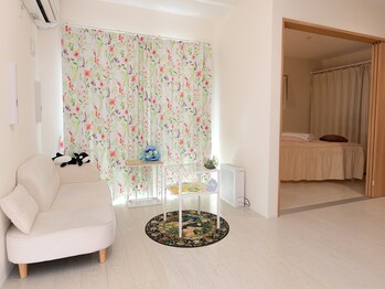 小鳥遊 タカナシ/店内風景