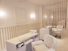 モモナ/店内施術席には換気扇完備