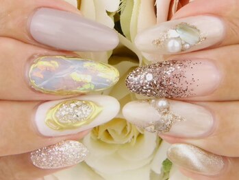 ディーネイル 池袋(D-nail)の写真/池袋駅西口徒歩3分■HAND初回も2回目以降もオフ込¥3900~!■FOOTオフ無¥4200~オフ込¥4400~■ カラ-200色以上
