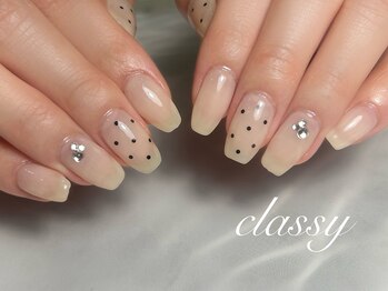 クラッシー(classy)/ベージュ×ドットネイル