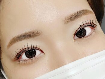 ラムール 姫路(L'AMOUR+)の写真/【崩れ知らずの眉へ】印象を左右する眉毛はプロに任せて黄金比＆華やかに！垢抜けは眉と目元を変えよう♪