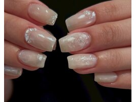 ＊パールホワイトシェルネイル＊
