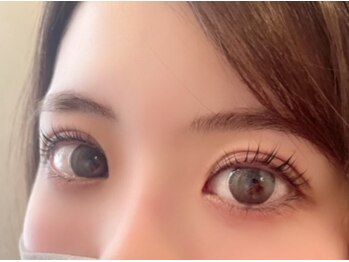 シュシュプラス(chou chous+)の写真/自まつげなのに印象はグッと華やかに♪まつげパーマはもちろん、更に目力を出したい方にはマツエクも◎