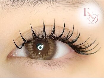 アイ アンド ネイル(Eye＆Nail Day)の写真/大人気バインドロックで軽量&ボリューム&持ちを重視の目元に♪どの角度から見ても魅力的なまつ毛を実現☆