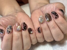 和装にも似合うさくらネイル