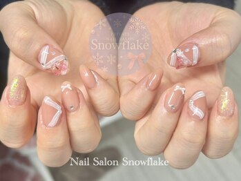 スノーフレーク(Snowflake)の写真/【韓国トレンドアート定額】甘すぎないかわいさが大好評♪韓国っぽガーリーネイルで抜け感のある指先！