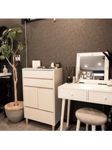 ステラ バイ セブンルックス 大宮東口店(Stella by7LOOKS)/モノトーンな店内/大宮