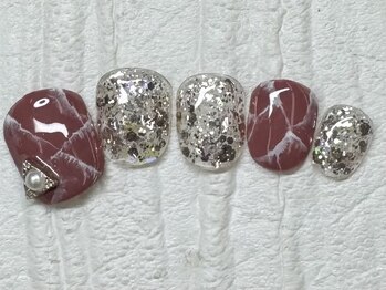 ハニービービー(Honey Bee Bee)/大人大理石ネイル