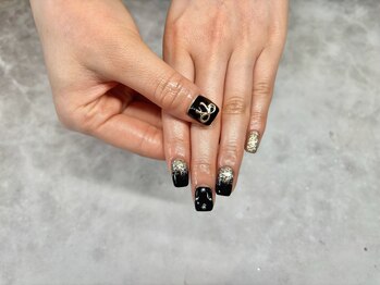 ネイル アイラッシュ 彩 熊谷店/ブラック×ゴールド