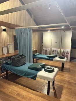 リメイク整骨院 仙台塩釜本院/第1施術室!初回専用ベッド!