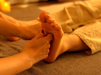 ふらっと タイと足つぼとの写真/【足元から活力アップ】極上足つぼマッサージ60分　5500円　忙しい毎日のご褒美に、最上級の癒しを◎