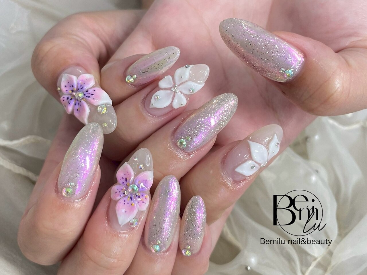 2025年秋トレンド】スーパーロングのネイルデザイン集｜人気順