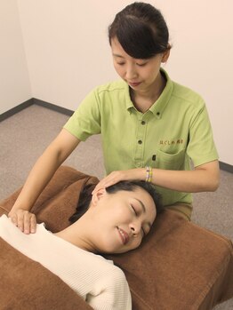 ほぐし処 癒よし/ストレッチも使ってほぐします