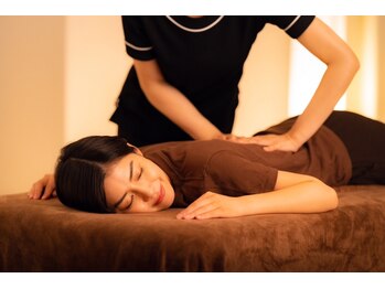 ユーセルフ 銀座(Youself)の写真/【短時間では味わえない深いリラックスを…♪】90分以上のご褒美メニューで首/肩/背中/足先まで徹底ケア☆