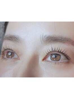 ナチュラル上品な目元にしたい