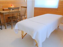 リウル(RiUll)の雰囲気(木のぬくもりを感じる部屋でおくつろぎください。)