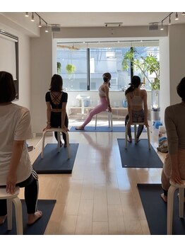 サラ ヨガ インスティテュート 自由が丘(Sarah Yoga Institute)/レッスン風景2