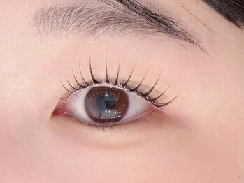 エスメ(ESME)の写真/【21時迄営業】自まつ毛を最大限長く&カール感が持続◆トリートメント成分ケラチン配合まつげパーマ上/上下