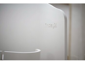 フライデートゥエンティーワン(Friday 21)/