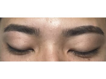 ソッフィオーネ(Soffione)の写真/メンズに大人気！アイブロウ&眉毛パーマで洗練された眉に！印象を格上げする眉毛の形で垢抜けませんか？