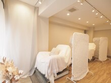 まつげエクステ キオク 人形町(kioku)の雰囲気（リクライニングソファでゆったり過ごしいただけます。）