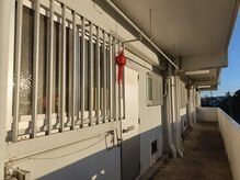 ヒュッゲ(Hygge)/「赤い灯りの目印」