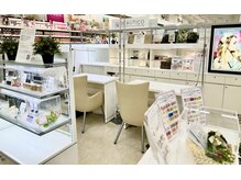 ネイルキューブ 与野店の雰囲気（ワンカラーの他季節物定額デザインもオススメです♪）