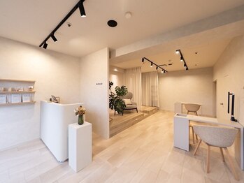 ファンザネイル(fun the nail)の写真/落ち着ける店内で、人目を気にせずリラックスしてお過ごしいただけます♪忙しいママさんにもおすすめ☆