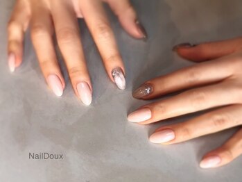 シアーホワイトネイル