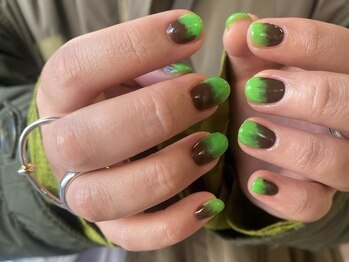 ネキ(neki)/パキッとグリーン×ブラウン