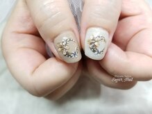 シュガーネイル(sugar nail)/月×小花ネイル