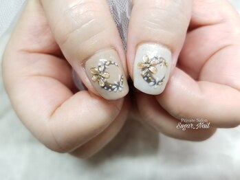 シュガーネイル(sugar nail)/月×小花ネイル