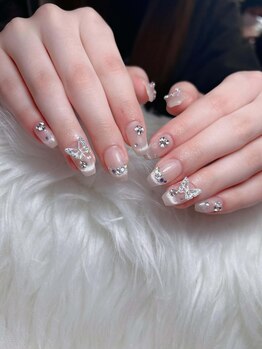 ルミ(Lumi)/自爪アートやり+パーツつけ放題