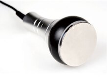 塊をバラバラに！毎秒数万回の太い波形の超音波で、まずは、お身体の骨までキャビテーションを行います。