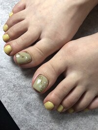 フット　春カラー親指アート