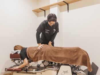 かたぎり整骨院 みどり市笠懸院の写真/【骨盤矯正】状態を把握・究明し、原因となっているポイントを刺激し根本改善！骨格全体の調整を行います♪