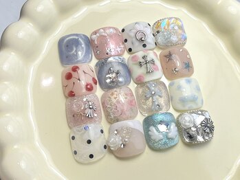 ジェミーネイル シンジュク(Jemiy nail shinjuku)の写真/定額で選びやすい♪足元にもトレンド感を☆嬉しいフットバス付き！お仕事等でハンドネイルが出来ない方も◎