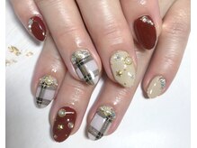 クロエ(chloe)/大人チェックネイル