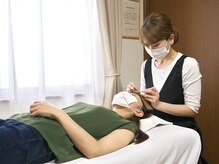 ゲート(Gate)の雰囲気（《施術風景：丁寧に１本１本心を込めて付けさせて頂きます》）