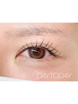 ナチュラル上品な目元にしたい