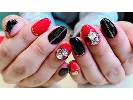 ストーン盛りネイル